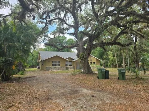 140 S Davis St, Labelle, FL 33935 photo 4