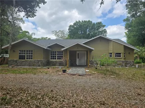 140 S Davis St, Labelle, FL 33935 photo 2