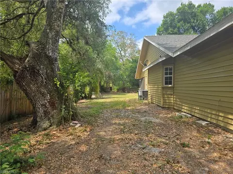 140 S Davis St, Labelle, FL 33935 photo 6