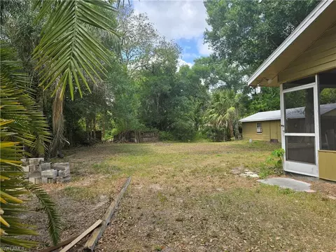 140 S Davis St, Labelle, FL 33935 photo 9