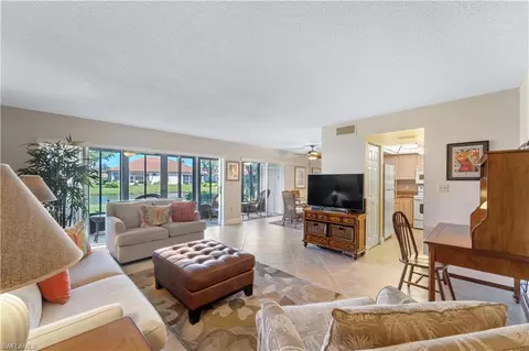 5463 Peppertree Dr #13, Fort Myers, FL 33908