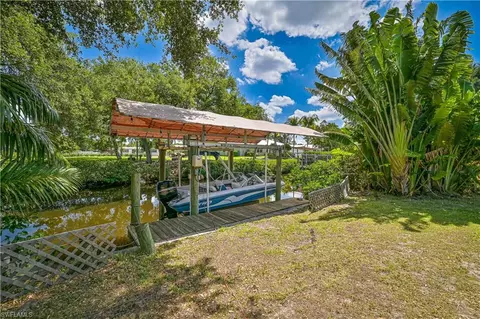 231 Kingston Dr, Fort Myers, FL 33905