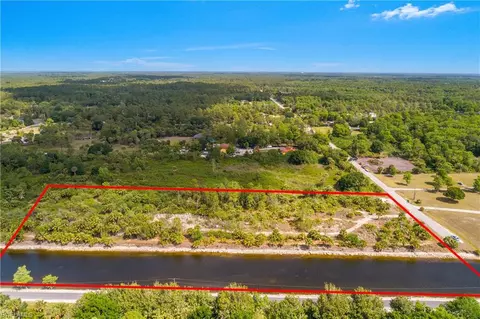 919 4th St SE, Naples, FL 34117