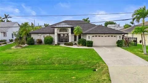 12 NE 19th Ct, Cape Coral, FL 33909