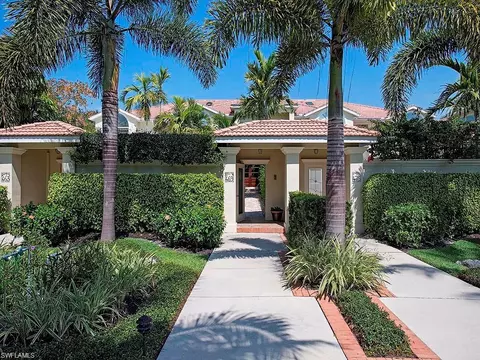 469 10th Ave S #2, Naples, FL 34102