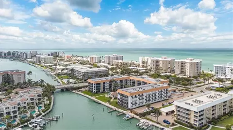 2900 Gulf Shore Blvd N #406, Naples, FL 34103