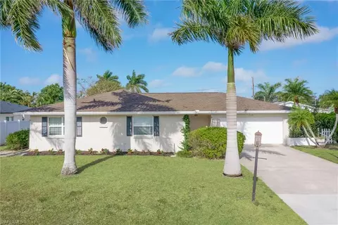 155 Flame Vine Dr, Naples, FL 34110