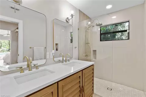 Bath - 3221 68th St SW, Naples, FL 34105 photo 2 of 3