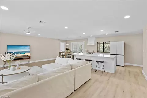 3221 68th St SW, Naples, FL 34105