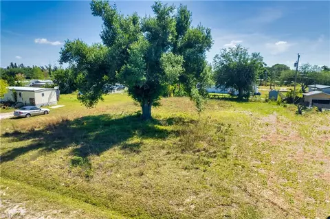 8355 Nault Rd, North Fort Myers, FL 33917