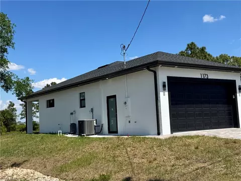 Exterior - 1173 Ebers St E, Lehigh Acres, FL 33974 photo 4 of 6