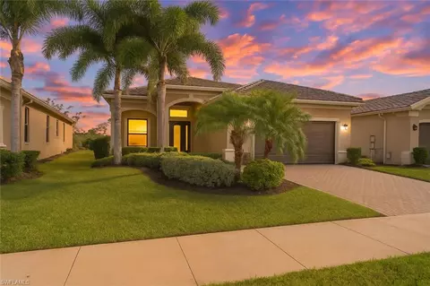 2820 Cinnamon Bay Cir, Naples, FL 34119