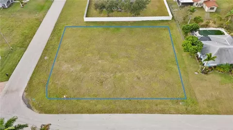 424 SE 14th St, Cape Coral, FL 33990