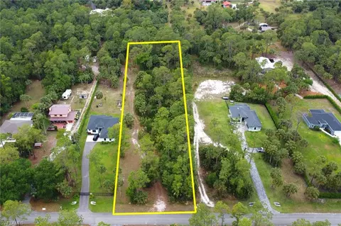 4 Nn 1st St NW, Naples, FL 34120