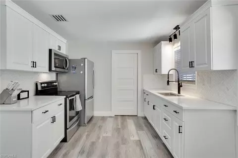 Kitchen - 986 Coconut Cir W, Naples, FL 34104 photo 1 of 3