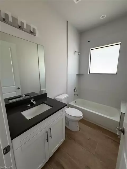 Bath - 2852 6th Ave SE, Naples, FL 34117 photo 3 of 4