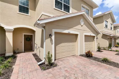 2919 Citrus St, Naples, FL 34120