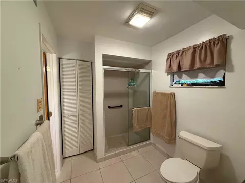 660 York Ter, Naples, FL 34109 photo 12