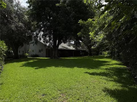 660 York Ter, Naples, FL 34109 photo 31