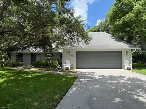 660 York Ter, Naples, FL 34109 photo 2