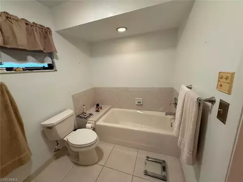 660 York Ter, Naples, FL 34109 photo 11