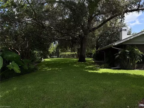 660 York Ter, Naples, FL 34109 photo 32