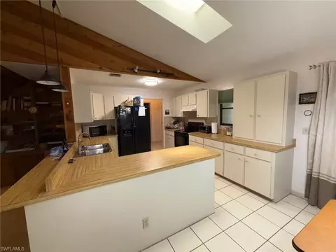 660 York Ter, Naples, FL 34109 photo 6