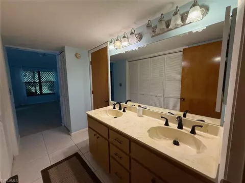 660 York Ter, Naples, FL 34109 photo 10