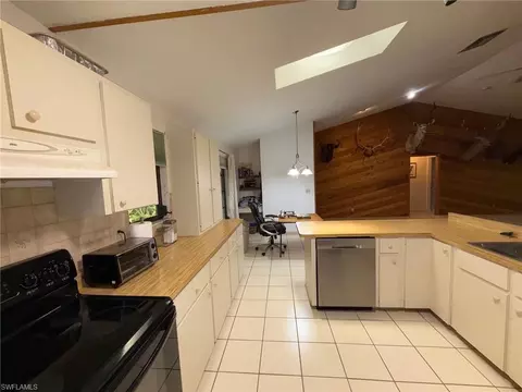 660 York Ter, Naples, FL 34109 photo 7