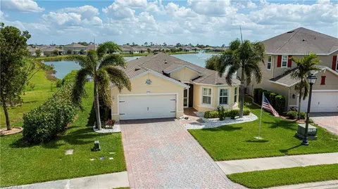 2630 Manzilla Ln, Cape Coral, FL 33909