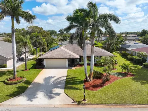 213 Bay Meadows Dr, Naples, FL 34113