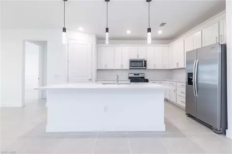 20198 Hartford Blvd, Estero, FL 33928 photo 4