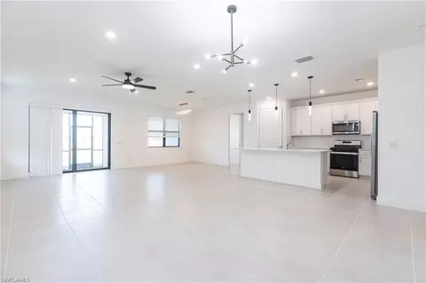 20198 Hartford Blvd, Estero, FL 33928 photo 2