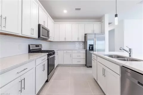 20198 Hartford Blvd, Estero, FL 33928 photo 5