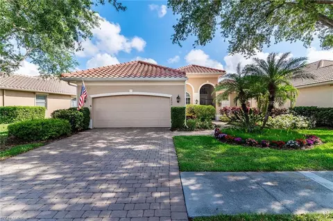 6806 Bent Grass Dr, Naples, FL 34113