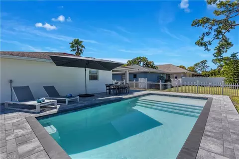 855 98th Ave N, Naples, FL 34108