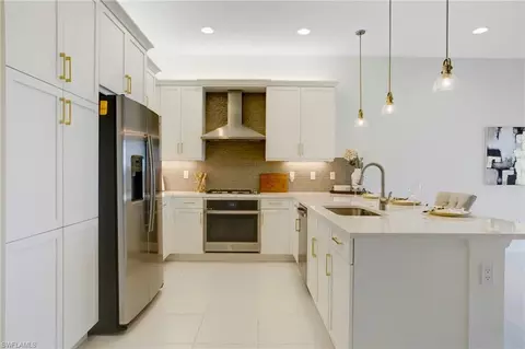 Kitchen - 11523 Jacaranda Dr, Naples, FL 34120 photo 2 of 4