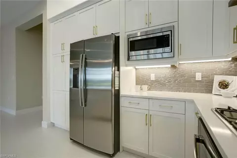 Kitchen - 11523 Jacaranda Dr, Naples, FL 34120 photo 4 of 4