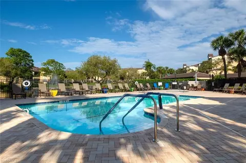 210 Vintage Cir #C103, Naples, FL 34119