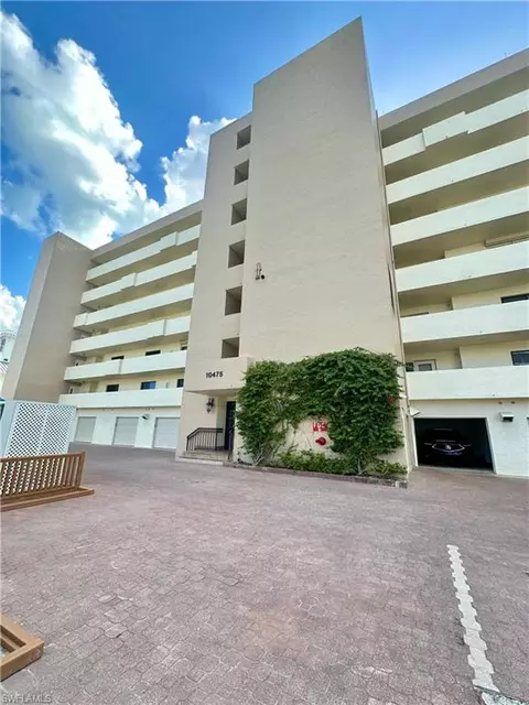 10475 Gulf Shore Dr #151, Naples, FL 34108