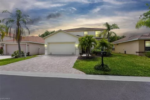 8883 Falcon Pointe Loop, Fort Myers, FL 33912