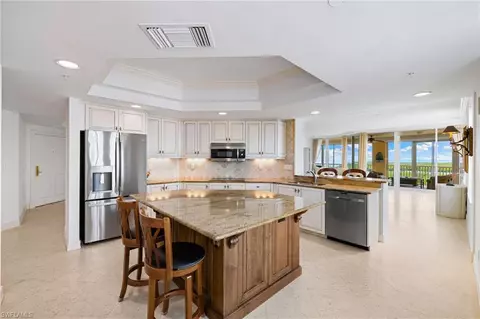 Kitchen - 435 Dockside Dr #A804, Naples, FL 34110 photo 2 of 4