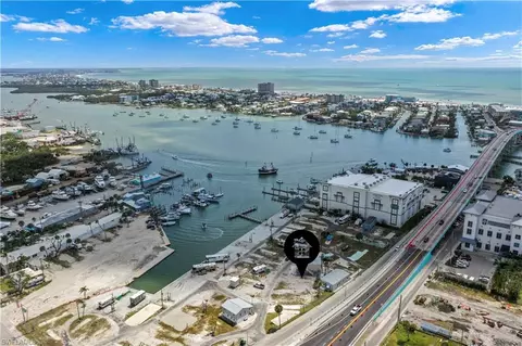 19281 Apt 32 San Carlos Blvd, Fort Myers Beach, FL 33931