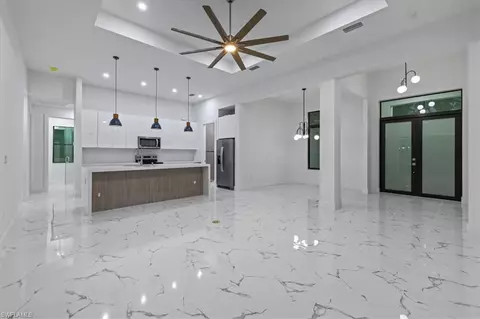 710 Jacaranda Pkwy E, Cape Coral, FL 33909