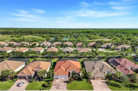 9282 Quarry Dr, Naples, FL 34120