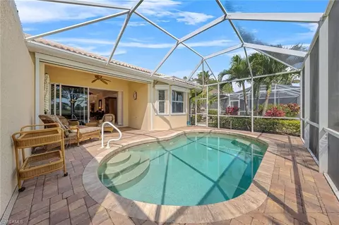 6683 Castlelawn Pl, Naples, FL 34113