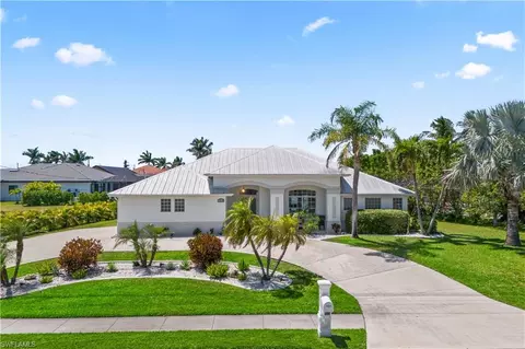 3828 Agualinda Blvd, Cape Coral, FL 33914