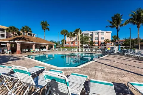 15901 Royal Pointe Ln #402, Fort Myers, FL 33908