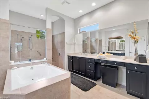 Bath - 8975 Morgan Ct, Naples, FL 34113 photo 2 of 4