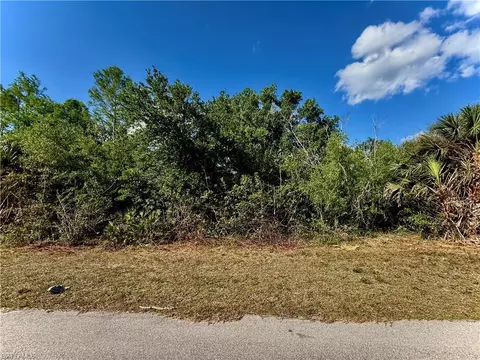 454 Westchester Dr, Lehigh Acres, FL 33972